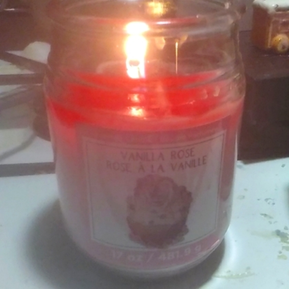 Candle rose scent